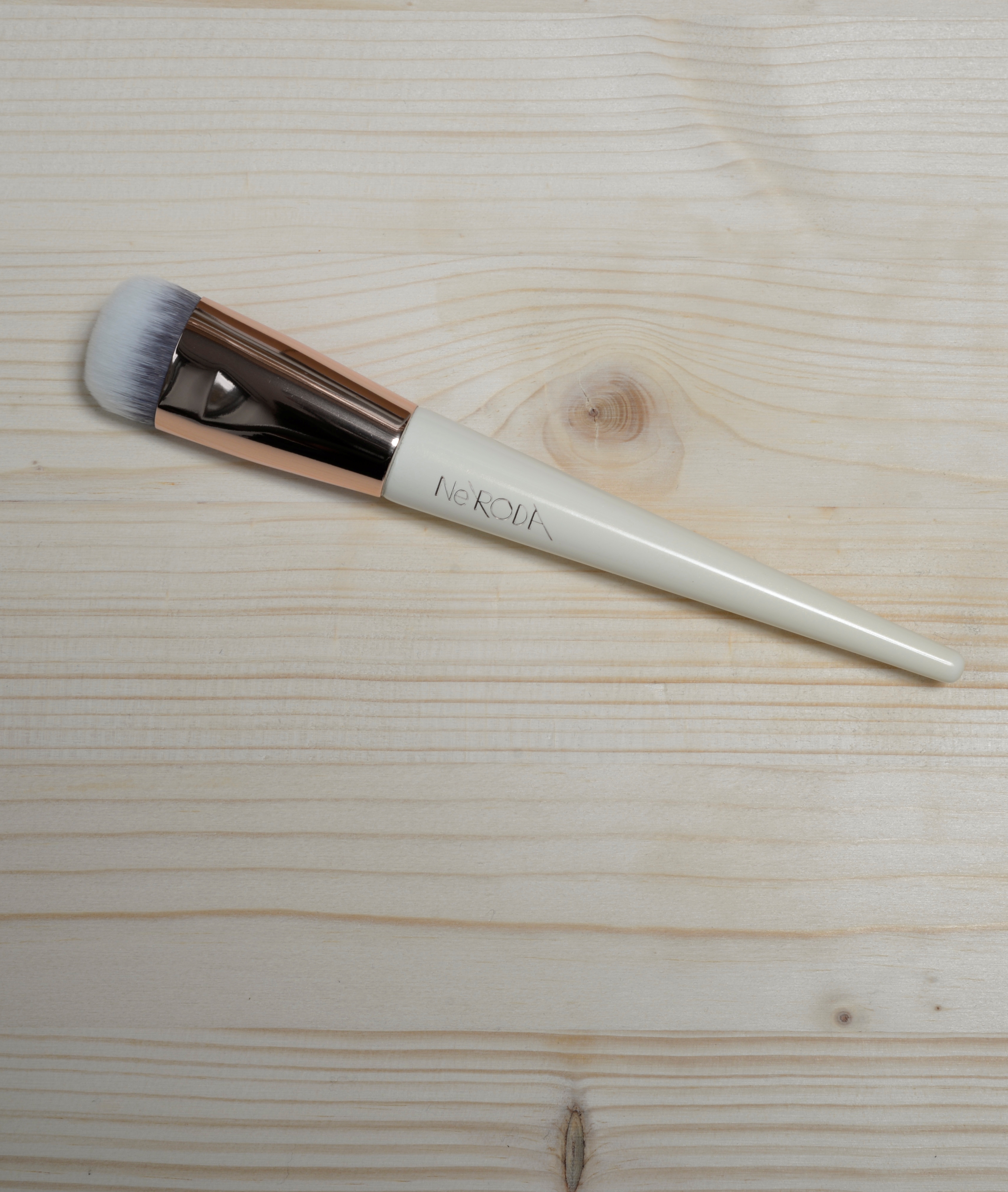 NERODA 303 Fondotinta Aderente