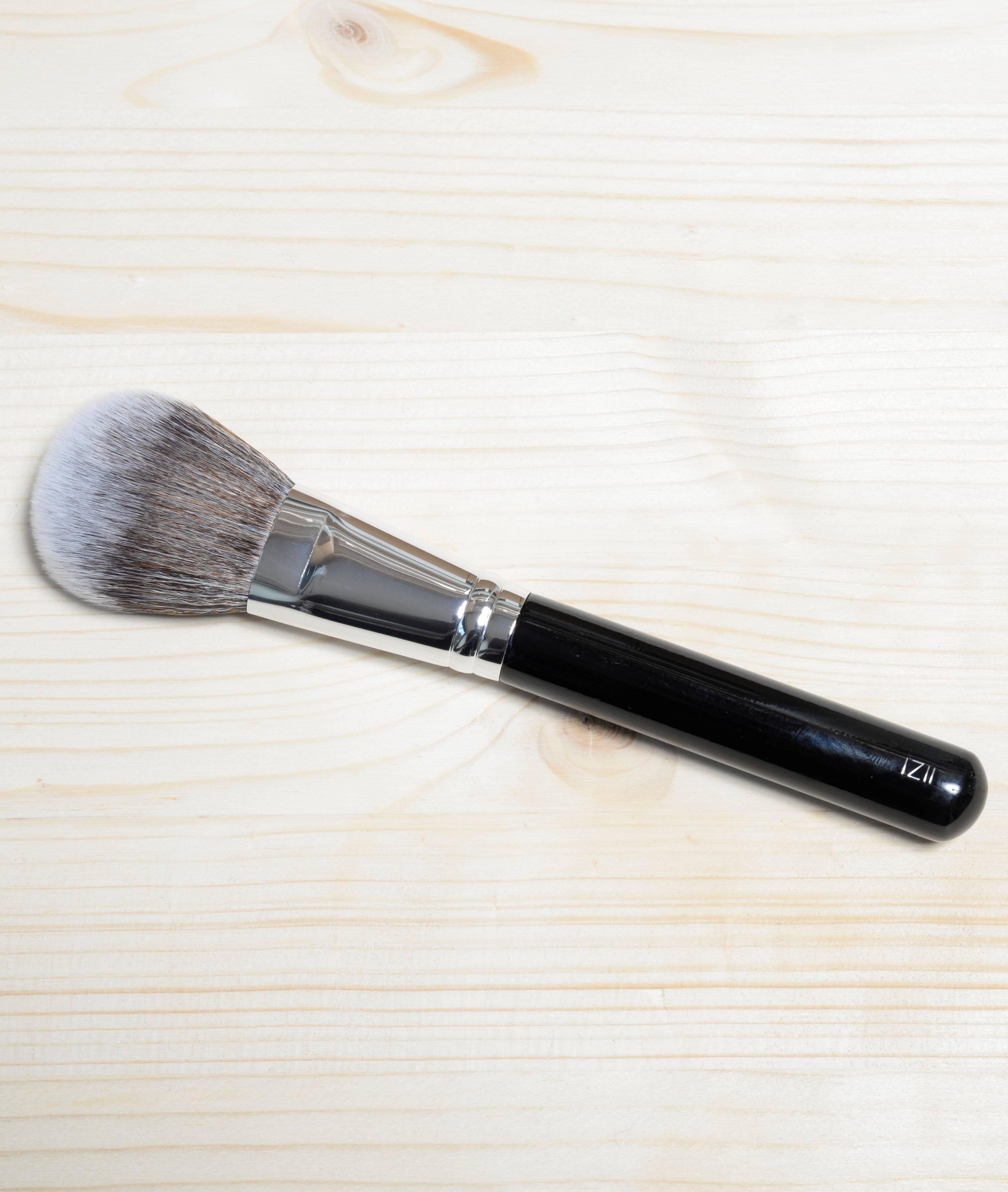 IZII Pennello Cipria