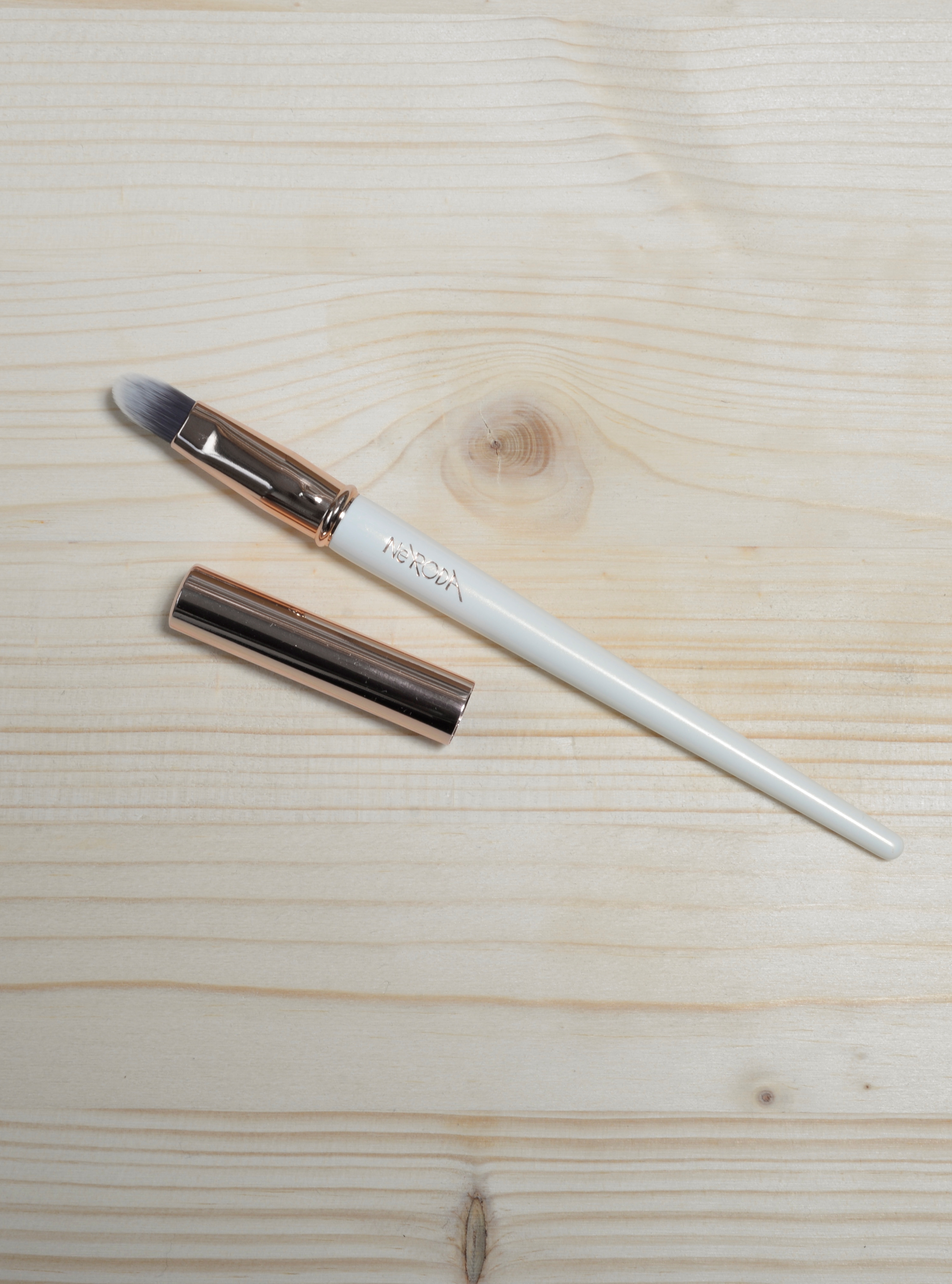 NERODA 312 M Correttore e ombretto