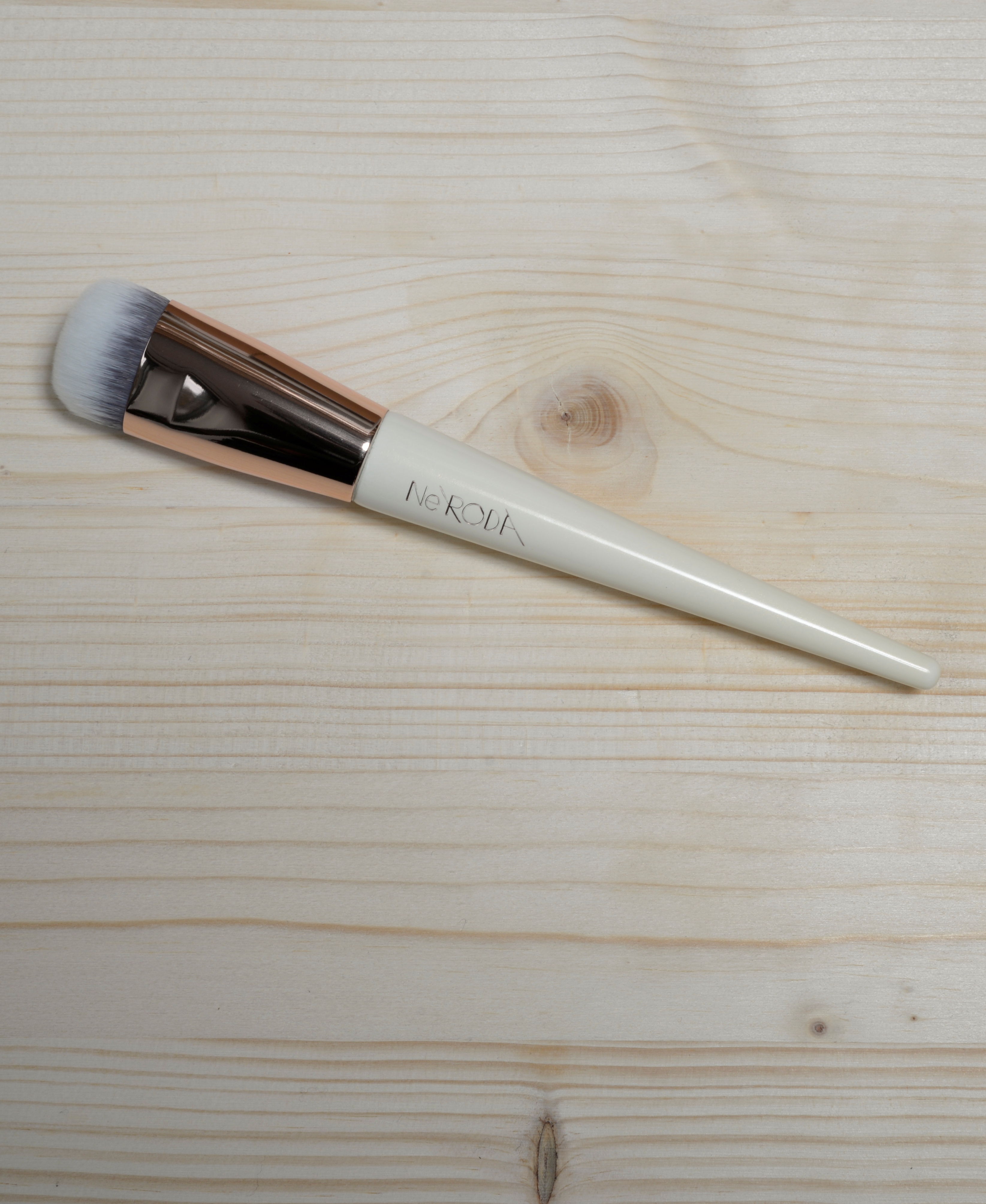 NERODA 303 Fondotinta Aderente