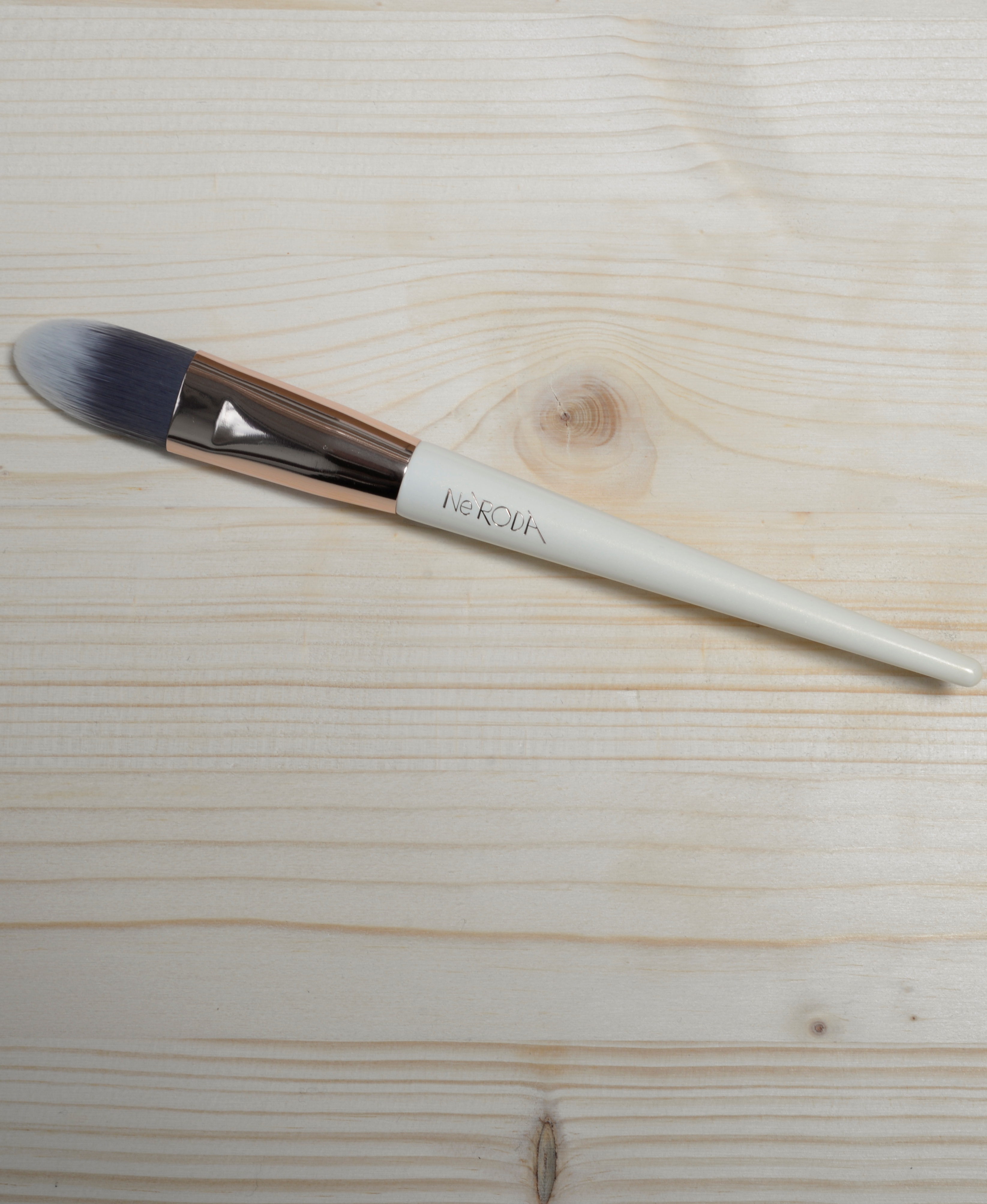 NERODA 304 Fondotinta piatto