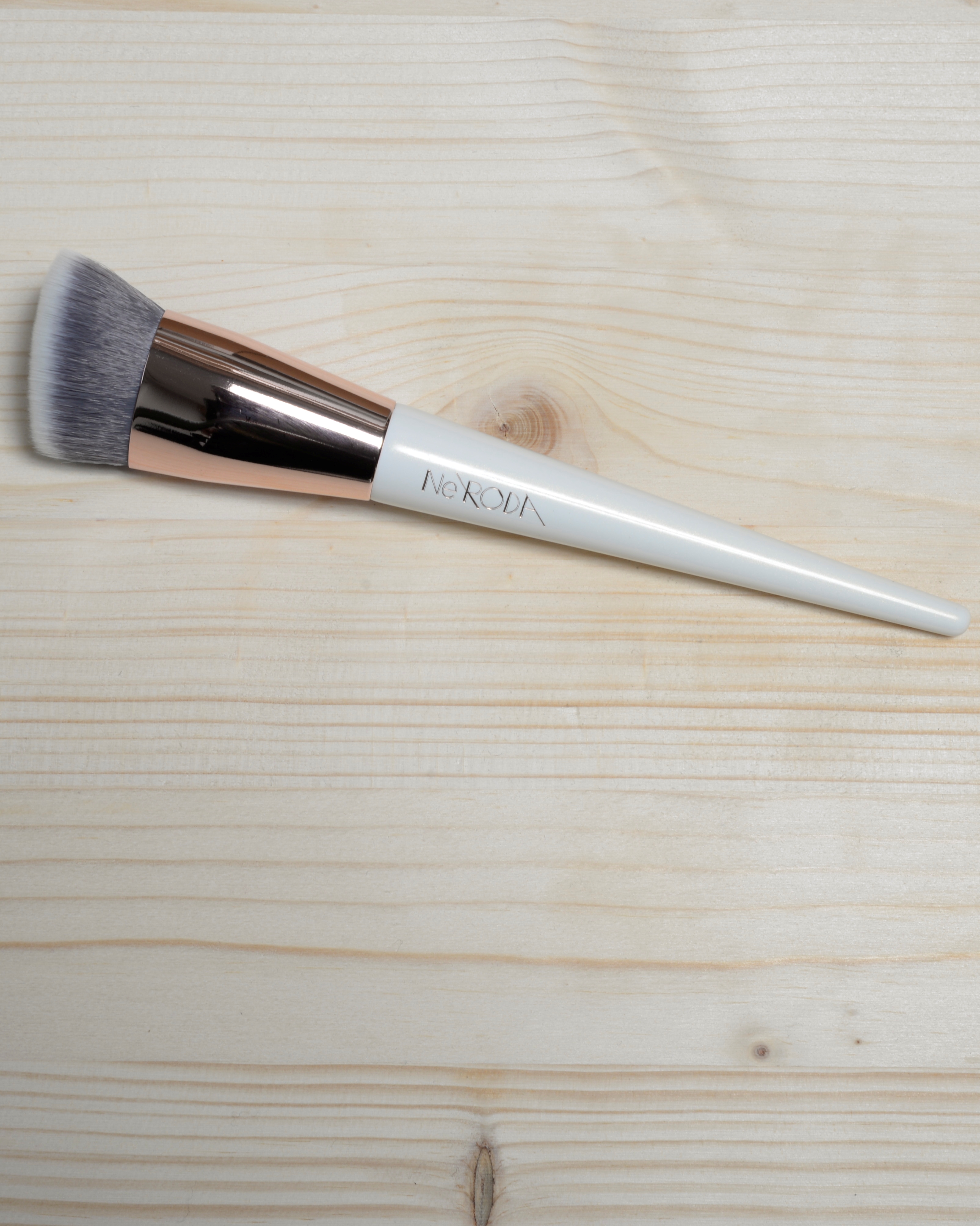 NERODA 302 Fondotinta a goccia