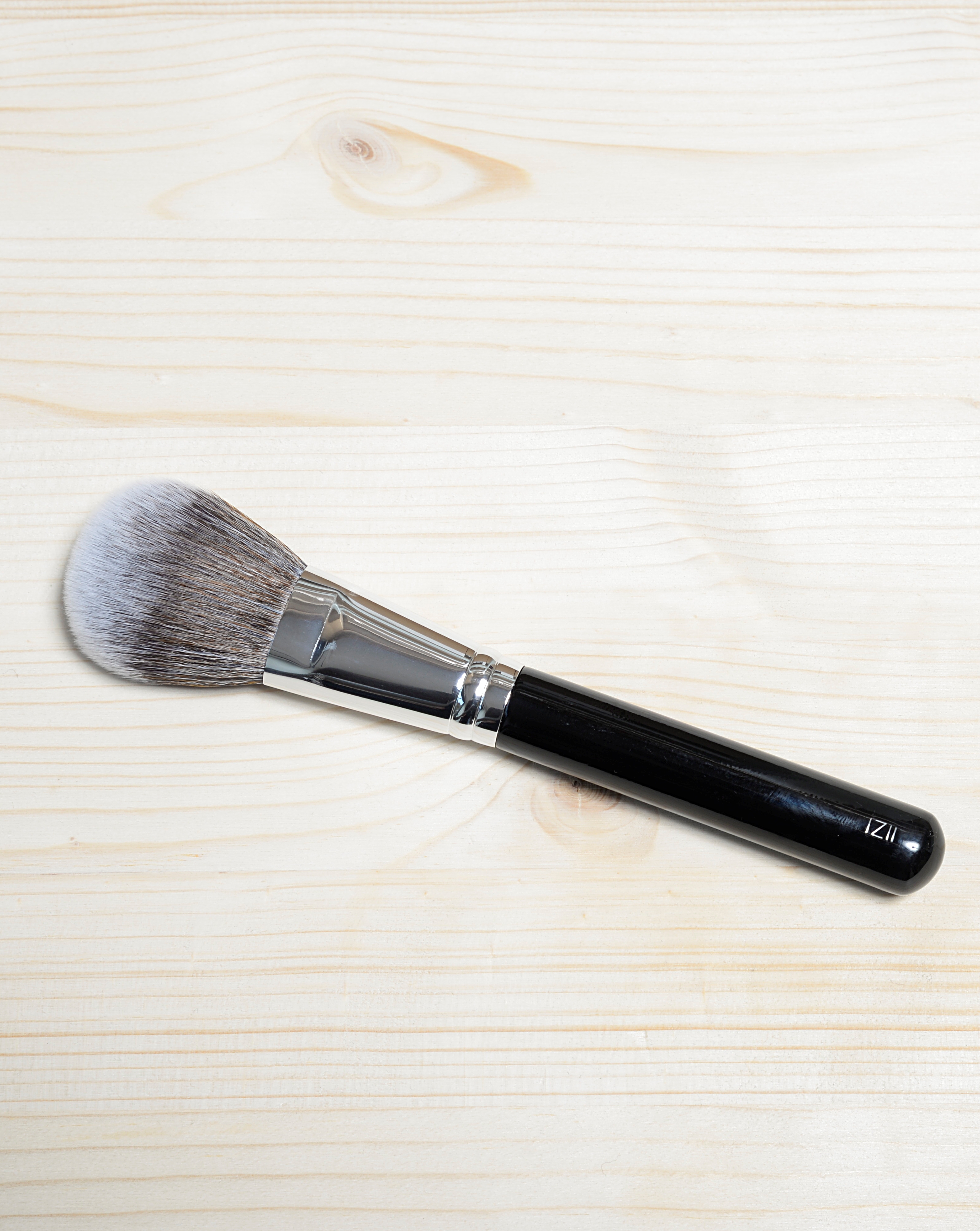 IZII Pennello Cipria