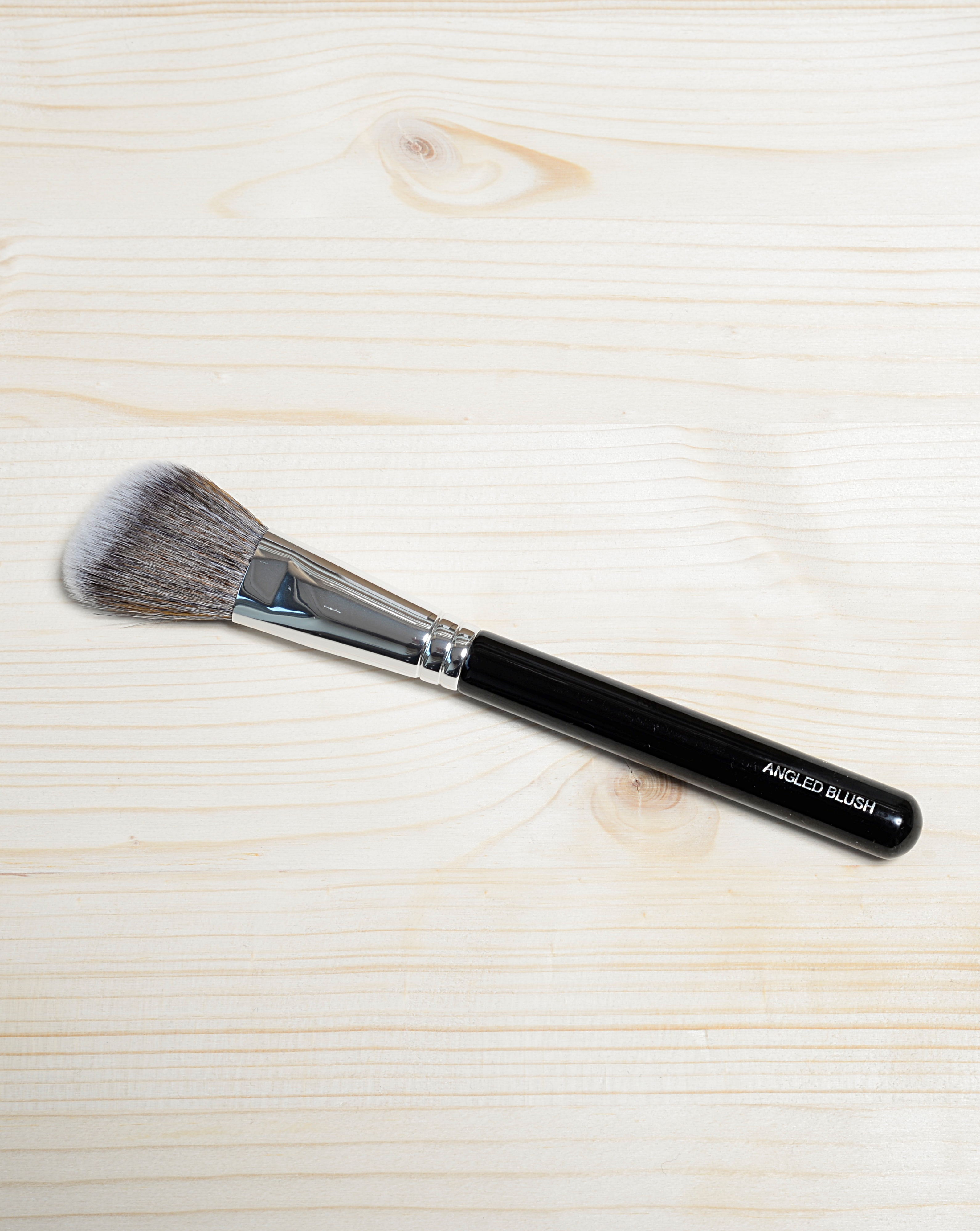 IZII Pennello Blush Angolare